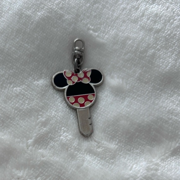 Minnie Mouse Key Charm - Picture 3 of 5